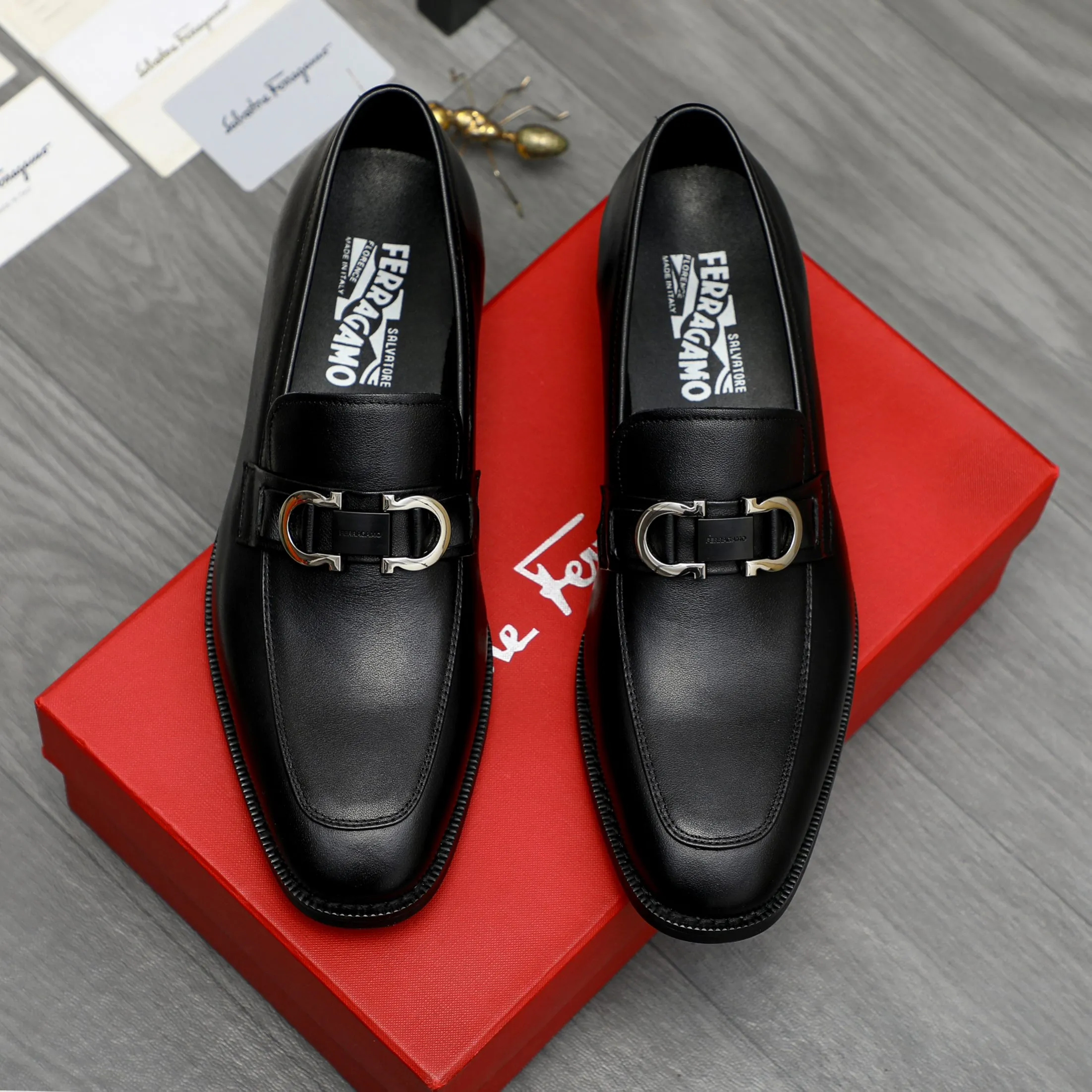 Men's shoes 💰420 Product trademark: Ferragamo " Ferragamo ] Business slip-on leather shoes Regular size: 39-45 (38.46 custom-made, non-refundable) Product materials: Selected high-quality cowhide upper, sheepskin lining, original rubber outsole